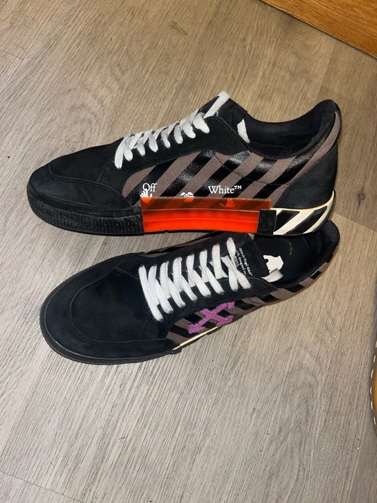 Off-White - Picture 8 of 15